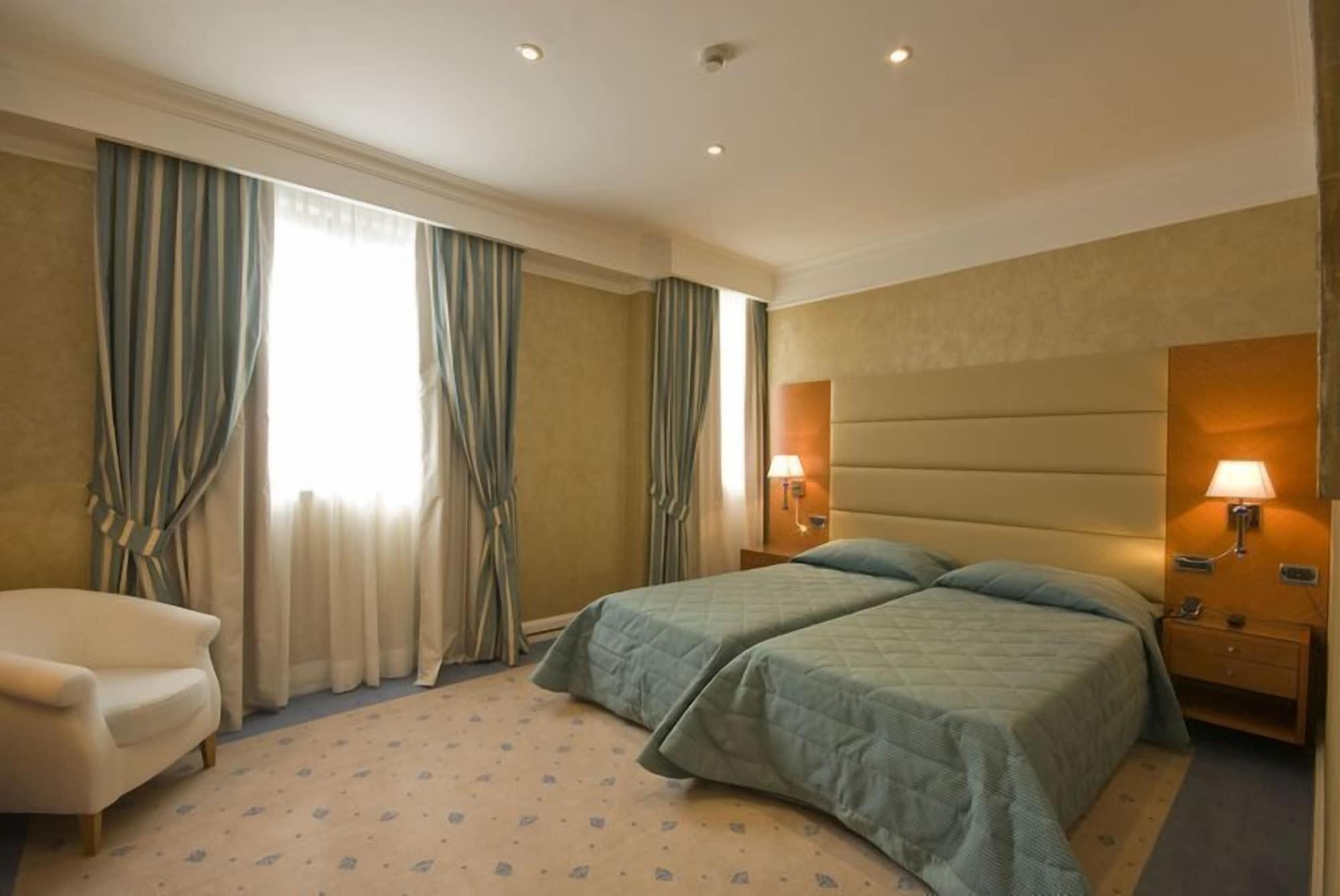Hotel Perusia Perugia Ngoại thất bức ảnh